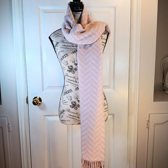 NWT Indigo Herringbone Wrap Shawl Scarf Soft Knit Pink Cream Women's OS - Picture 4 of 15